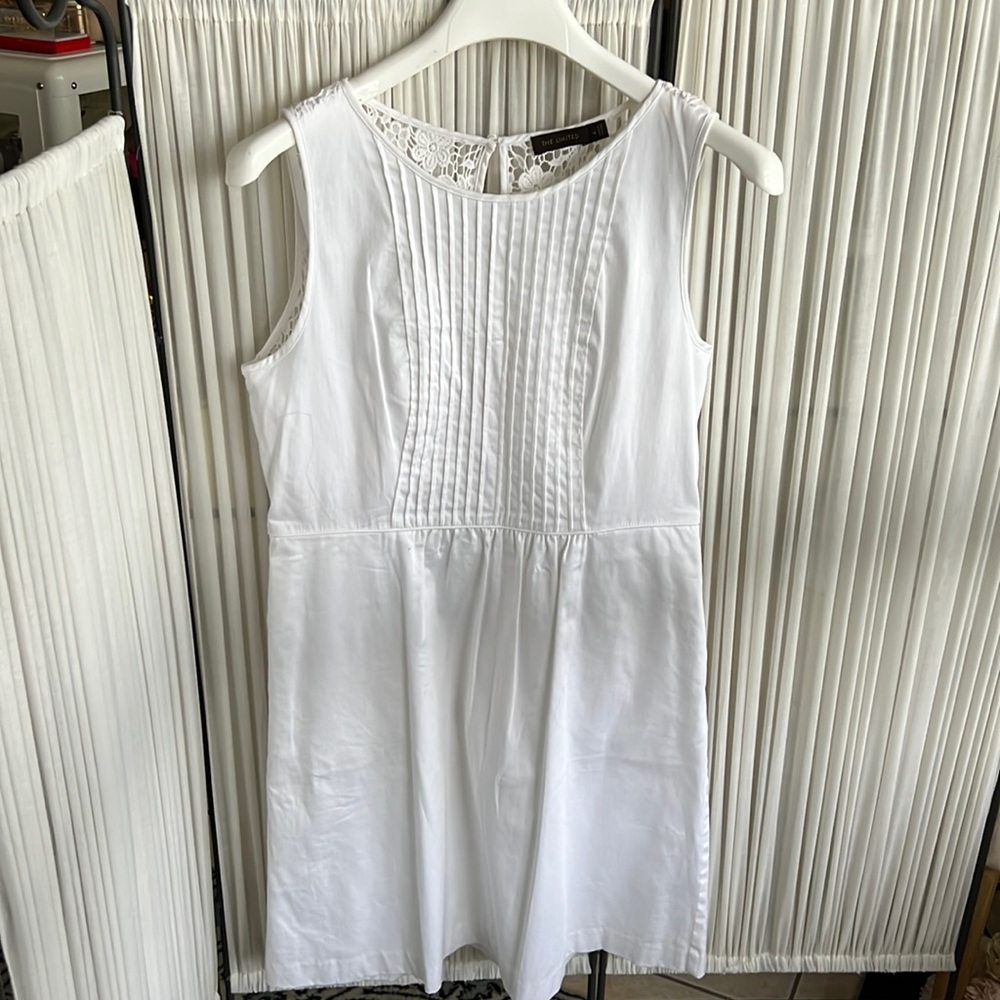 White Lace Back Pintuck / Tuxedo Pleat Dress sz 14. CL422